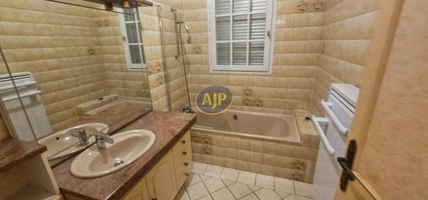 Maison à louer Saint Hilaire De Riez : 4 pièces, 67m² avec 2 chambre(s) à 850€ - AJP Immobilier St-Gilles-Croix-de-Vie
