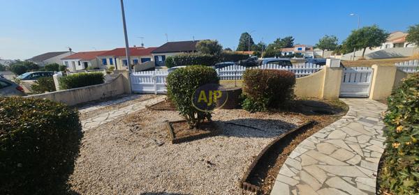 Maison à louer Saint Hilaire De Riez : 4 pièces, 67m² avec 2 chambre(s) à 850€ - AJP Immobilier St-Gilles-Croix-de-Vie