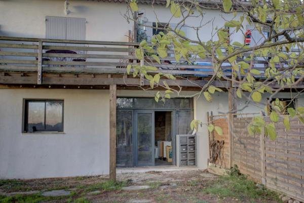 AIX-EN-PROVENCE - APPARTEMENT A RENOVER - T3 - TERRASSE - JARDIN - 335 000