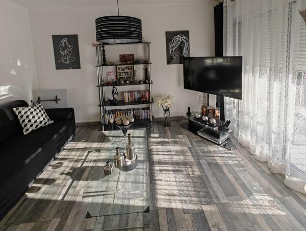 TOULON – Les Primeroses | T4 73 m² ENTIÈREMENT RÉNOVÉ | Cave | 2 Balcons | DPE C | 185 000 €