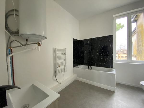 Appartement à vendre 82 950 € Sainte-Bazeille 3 p 74 m² DPE C