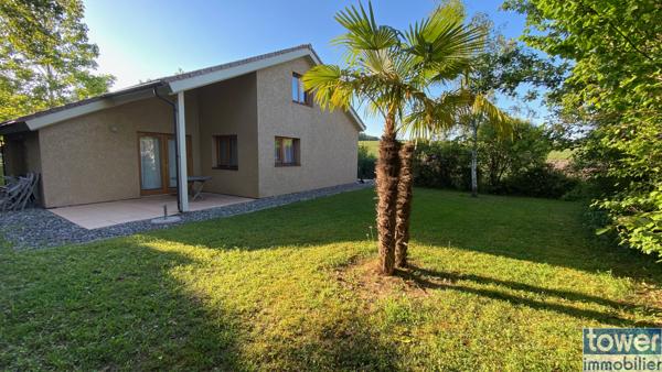 Villa
                                                                                                                                                                                                                                                                                                                        4 pièce(s)                                                                                                                                                                                                          3 chambre(s)                                                                                                                                                                                                          105  m²