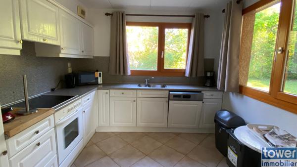Villa
                                                                                                                                                                                                                                                                                                                        4 pièce(s)                                                                                                                                                                                                          3 chambre(s)                                                                                                                                                                                                          105  m²