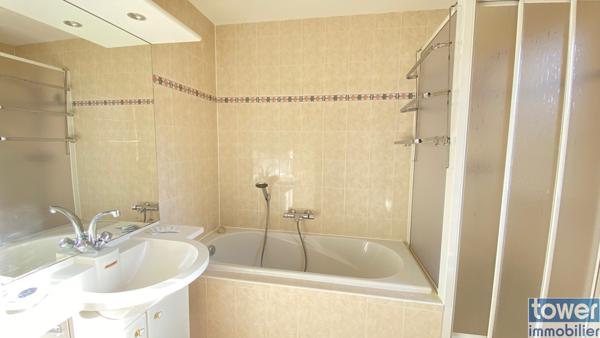 Villa
                                                                                                                                                                                                                                                                                                                        4 pièce(s)                                                                                                                                                                                                          3 chambre(s)                                                                                                                                                                                                          105  m²