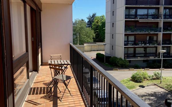 Appartement à vendre    2 pièces • 49,15 m2 Le Plessis-Robinson
