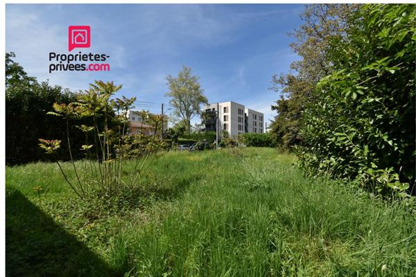 Terrain constructible de 518 m² dans un quartier résidentiel prisé à Saint-Priest