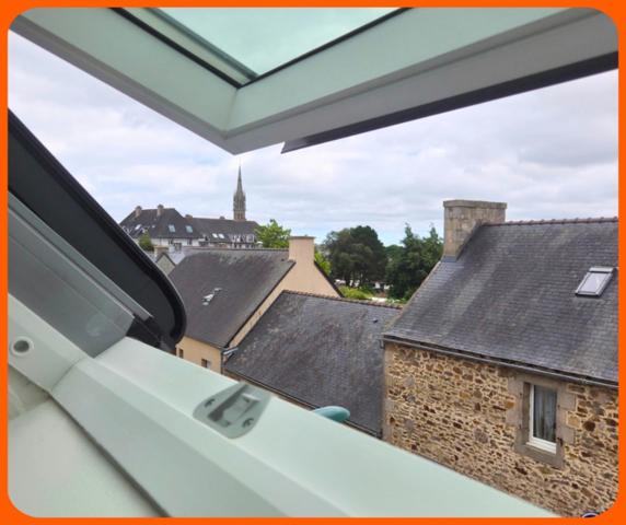 Maison de ville avec exterieur et 3 chambres – Centre de Saint-Pol-de-Léon