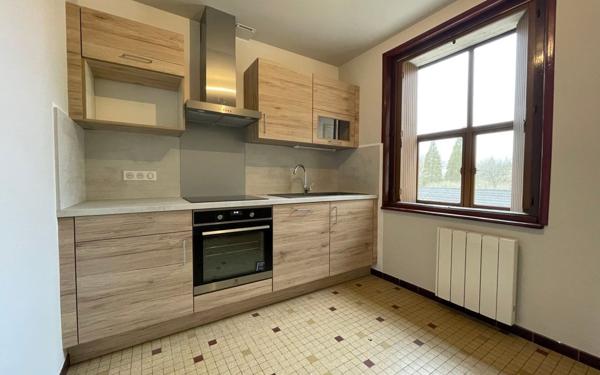 Immeuble à vendre    8 pièces •  Saint-Chély-d'Apcher