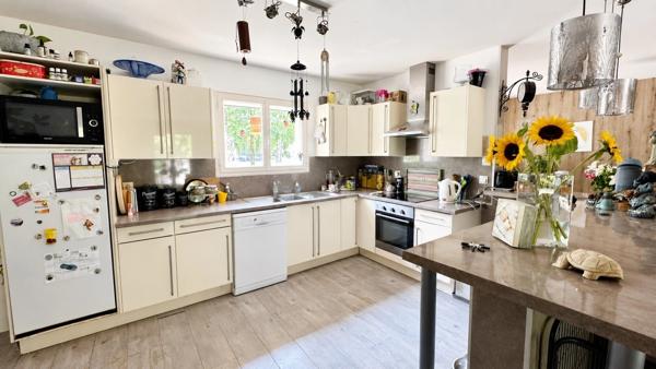 Dpt Gironde (33), à vendre MARTIGNAS SUR JALLE maison 126m²  - Terrain 571m²
