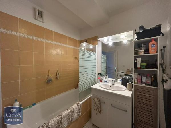 Appartement à louer 3 pièces 66.08m² Lèves (28300)