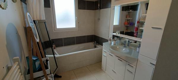 Pavillon plain-pied, 3 chambres 1100m² de terrain