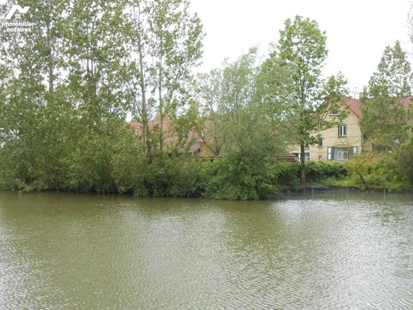 Campagne de Bergues:
Ensemble immobilier comprenant 7 logements et un hangar, le tout actuelle...