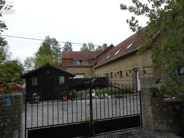 Campagne de Bergues:
Ensemble immobilier comprenant 7 logements et un hangar, le tout actuelle...