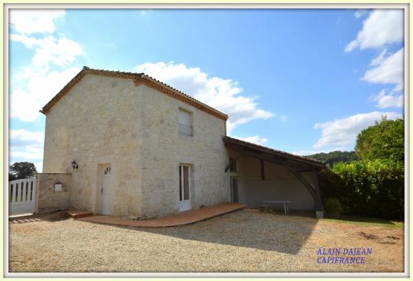 Dpt Lot et Garonne (47), à louer proche d' AGEN maison P4 de 85 m²  -Terrain clôturé
