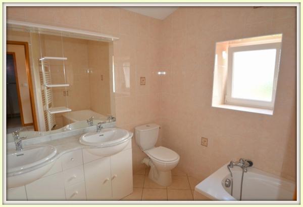 Dpt Lot et Garonne (47), à louer proche d' AGEN maison P4 de 85 m²  -Terrain clôturé