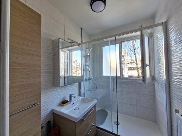 Haut-Pavé-St-Félix - T2 Traversant EST-OUEST