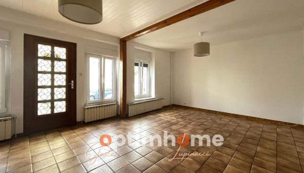 Maison aux beaux volumes de 168 m², CLOUANGE, proche de toutes les commodités.