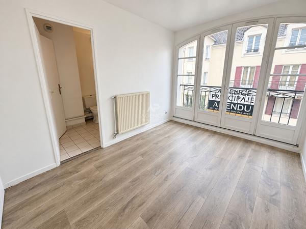 Appartement Courdimanche 2 pièce(s) 41.63 m2 159 000 € **  - Référence  2350