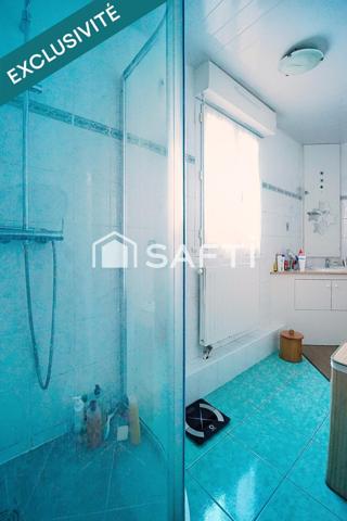 Agréable  maison familiale, lumineuse et parfaitement préservée des regards.