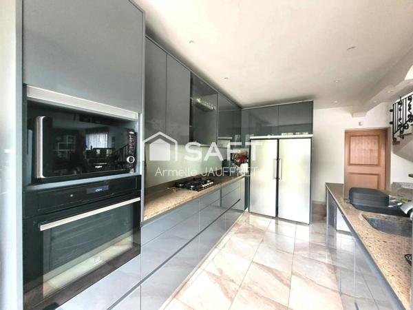 Superbe maison de 2008 tout à pied secteur calme