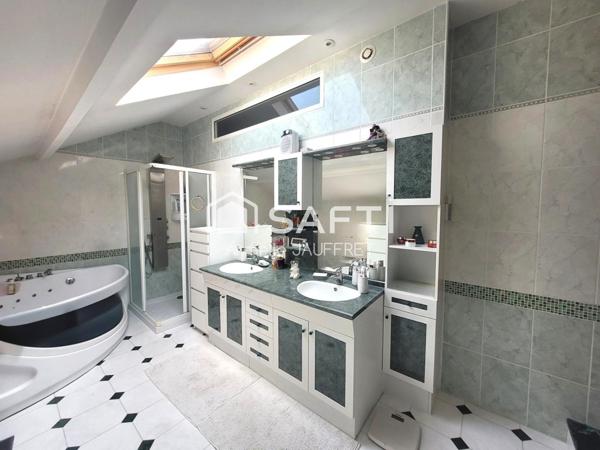 Superbe maison de 2008 tout à pied secteur calme