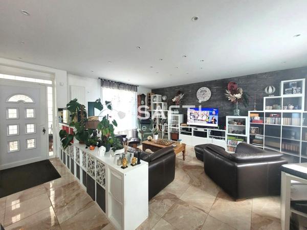 Superbe maison de 2008 tout à pied secteur calme