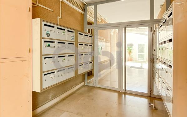 Appartement à vendre    5 pièces • 210,10 m2 Paris 20