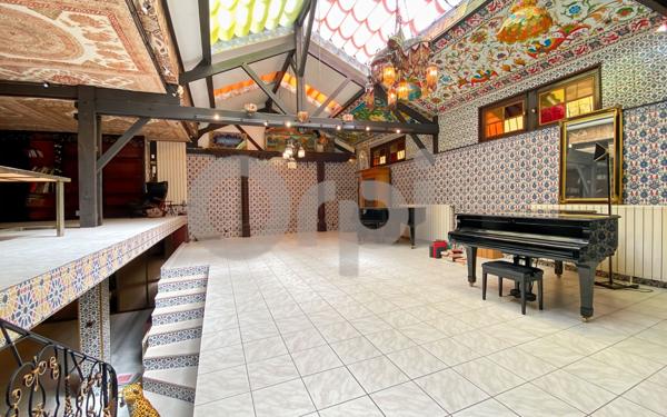 Appartement à vendre    5 pièces • 210,10 m2 Paris 20