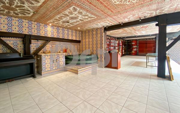 Appartement à vendre    5 pièces • 210,10 m2 Paris 20