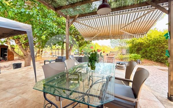 Maison à vendre    6 pièces •  Cuers