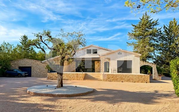 Maison à vendre    6 pièces •  Cuers