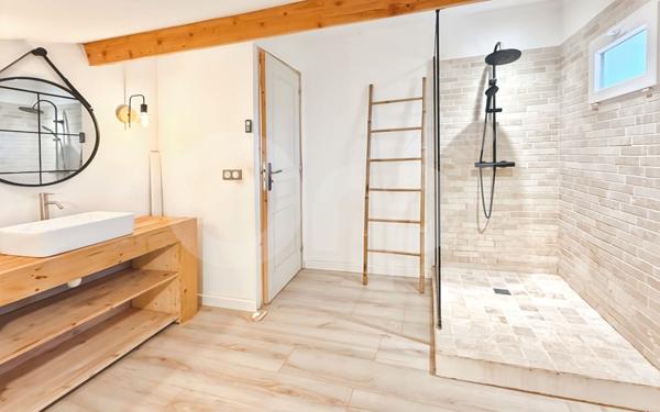 Maison à vendre    6 pièces •  Cuers