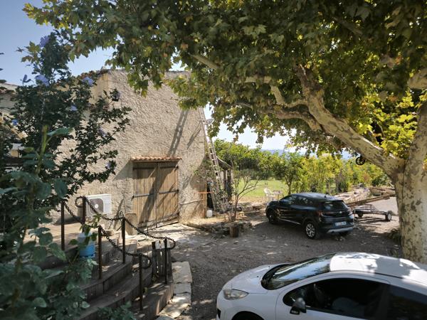 proche MANOSQUE(04)grand MAS NAPOLEONIEN 240m2 au calme à aménager de m2 avec T2 terrain 3998 m2