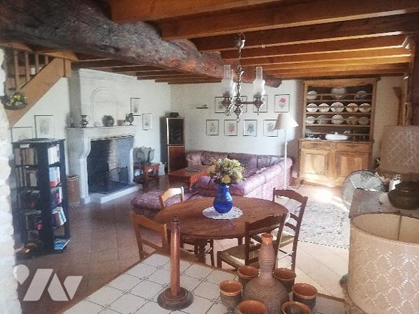 A Souhe sur la commune de LE GUA, jolie maison ancienne sur 2 niveaux avec jardin clos