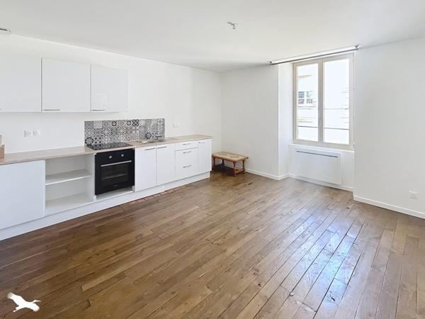 Immeuble à vendre 249 995 € Saint-Sulpice-les-Feuilles 402 m² DPE D