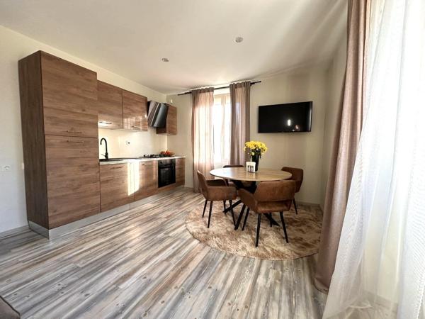 SPECIAL INVESTISSEURS ! Immeuble de rapport en très bon état - Clé en main - LURE