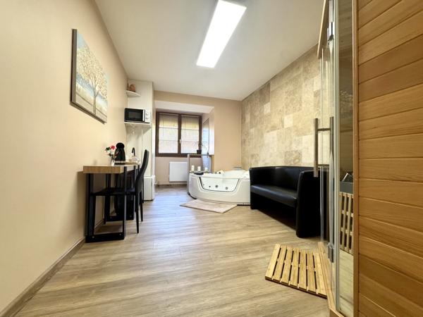 SPECIAL INVESTISSEURS ! Immeuble de rapport en très bon état - Clé en main - LURE