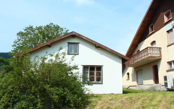 Maison à vendre    9 pièces •    Le Syndicat