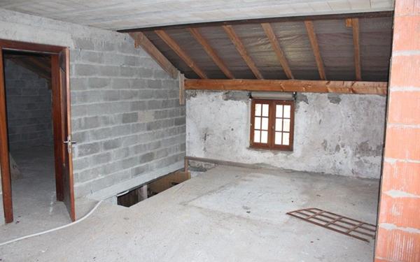 Maison à vendre    9 pièces •    Le Syndicat