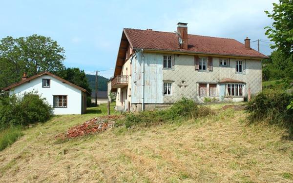 Maison à vendre    9 pièces •    Le Syndicat