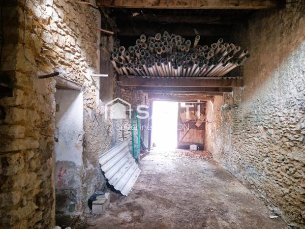 Terrain 2380m² + Bati en pierre d'environ 140m² cadastrée