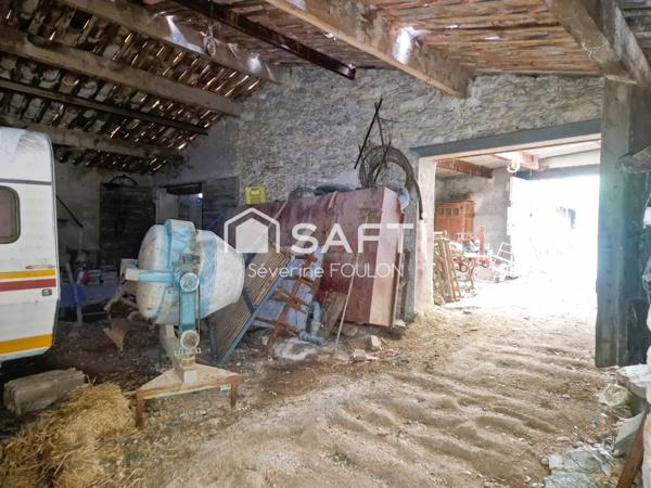 Terrain 2380m² + Bati en pierre d'environ 140m² cadastrée