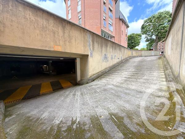 Parking à vendre  163 m 2   CALAIS  - 62