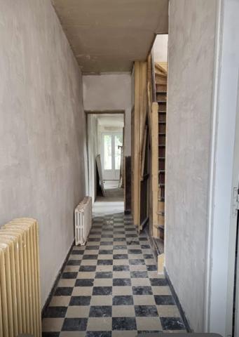 Maison
         4 pièces
        - 105 m² 79 900 € *