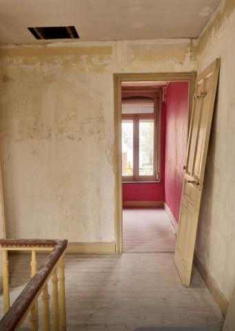 Maison
         4 pièces
        - 105 m² 79 900 € *