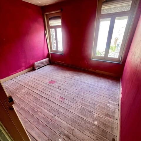 Maison
         4 pièces
        - 105 m² 79 900 € *