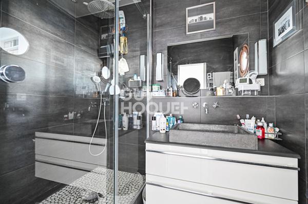 Deux pièces en parfait état avec terrasse