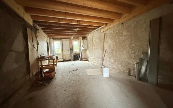 Maison à vendre    3 pièces • 176 m2 Lamarche-sur-Saône