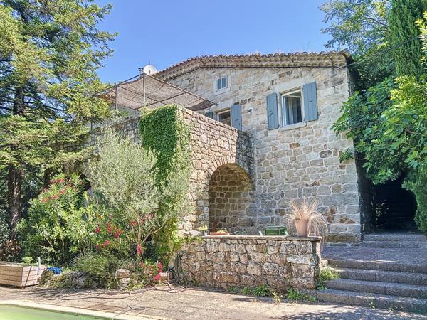 Sud Ardèche - Maison d'Artistes : Créativité et Elégance