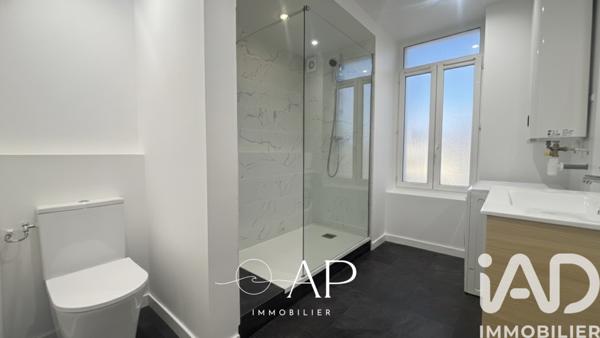 Location appartement 2 pièces 46 m² Toulon